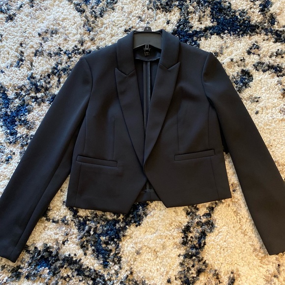 Express crop top blazer. - Picture 1 of 1